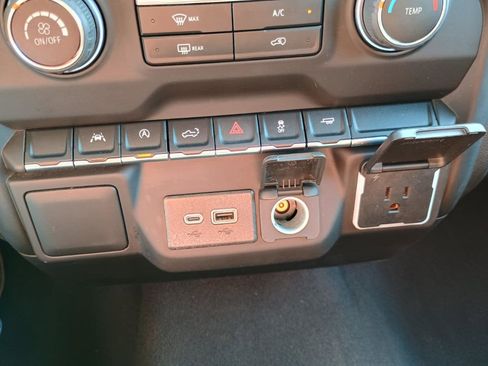 Used 2024 Chevrolet Silverado 1500 Custom image 18