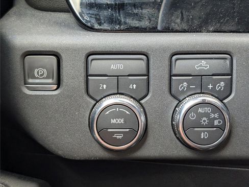 Used 2022 GMC Sierra 1500 Elevation image 24