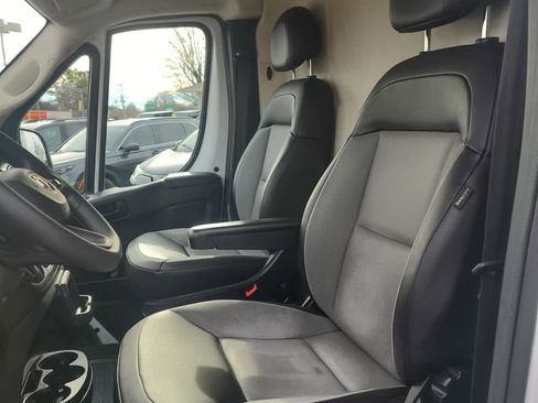 Used 2023 RAM ProMaster 2500 image 12