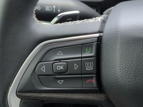 Used 2023 Jeep Grand Cherokee Limited image 25