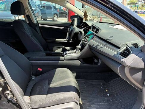 Used 2018 Honda Civic EX image 4