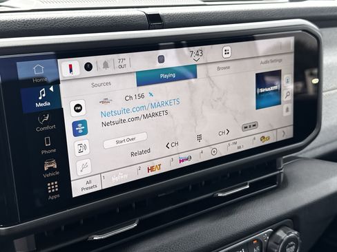 New 2026 Jeep Gladiator Sport AWD/4WD image 17