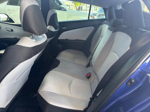 Used 2016 Toyota Prius Four image 17