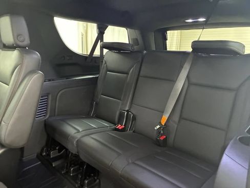 Used 2023 Chevrolet Suburban High Country w/ Advanced Technology Package AWD/4WD image 18