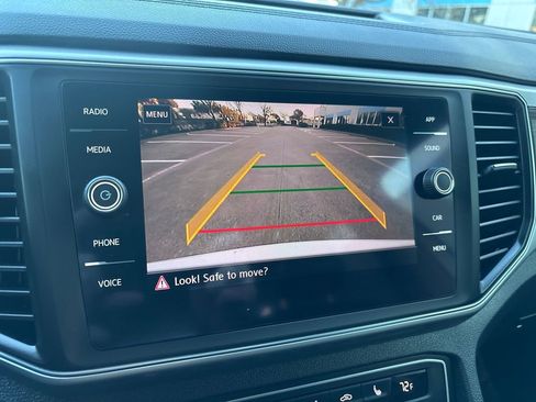 Used 2018 Volkswagen Atlas SE image 36