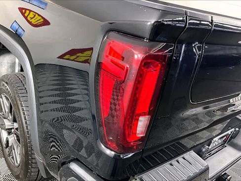 Certified 2022 GMC Sierra 1500 AT4 w/ AT4 Premium Package image 26