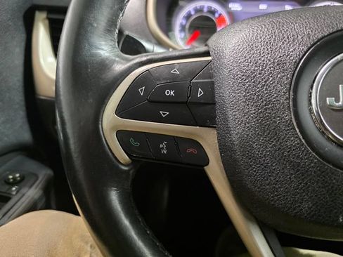 Used 2016 Jeep Cherokee Limited AWD/4WD image 16
