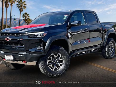 Used 2024 Chevrolet Colorado ZR2 w/ ZR2 Convenience Package III AWD/4WD image 3
