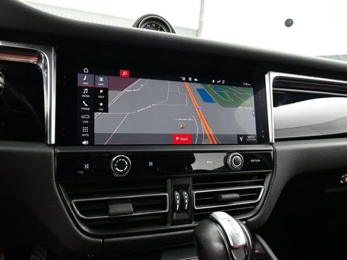 Certified 2023 Porsche Macan AWD/4WD image 10
