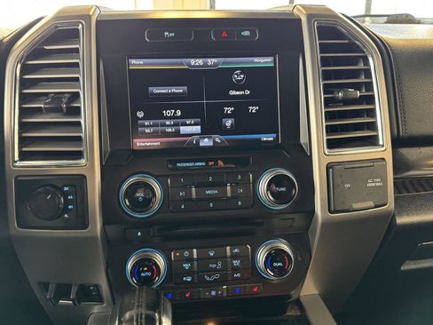 Used 2015 Ford F150 Platinum w/ Equipment Group 701A Luxury image 29