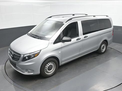 Used 2023 Mercedes-Benz Metris Passenger image 39