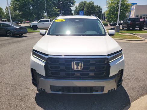 Certified 2026 Honda Pilot Touring image 8