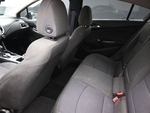 Used 2017 Chevrolet Cruze LT image 27