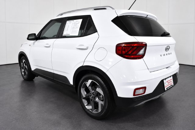 Used 2023 Hyundai Venue SEL w/ Cargo Package FWD image 6
