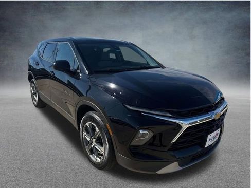 Used 2023 Chevrolet Blazer LT w/ Driver Confidence Package FWD image 3