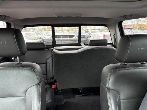 Used 2015 GMC Sierra 2500 Denali w/ Duramax Plus Package AWD/4WD image 12