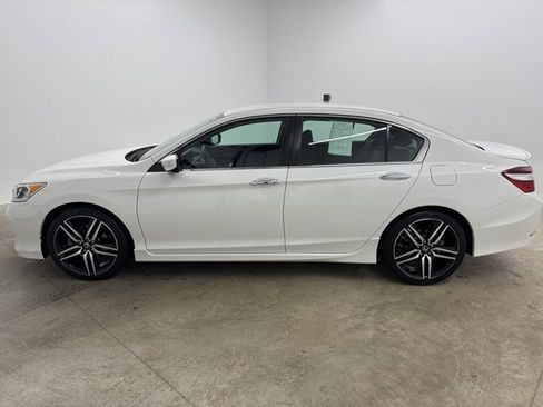 Certified 2017 Honda Accord Sport image 8