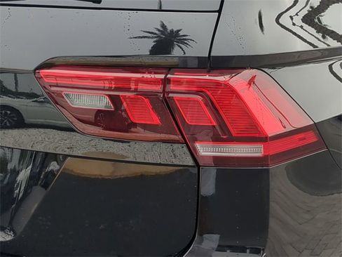 Certified 2020 Volkswagen Tiguan SE R-Line image 8