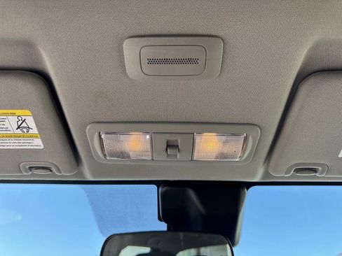 Used 2023 Nissan Frontier SV image 46