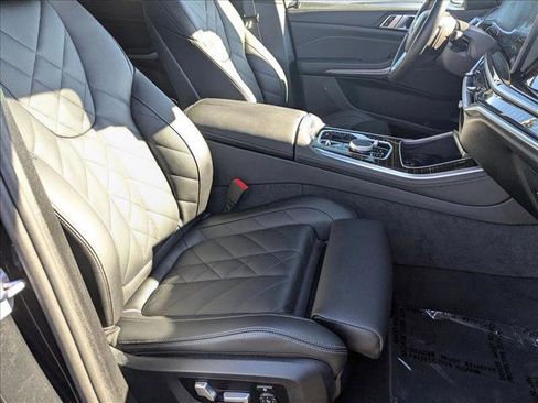 Used 2025 BMW X5 xDrive50e w/ Parking Assistance Package image 21