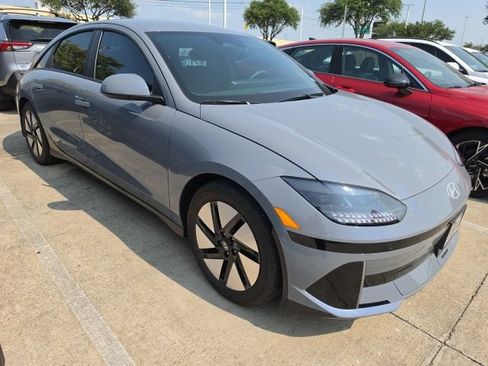 Used 2024 Hyundai Ioniq 6 SE RWD image 4