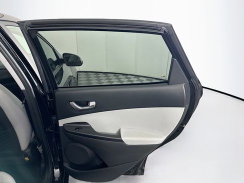 Used 2023 Hyundai Kona SE w/ Cargo Package image 27