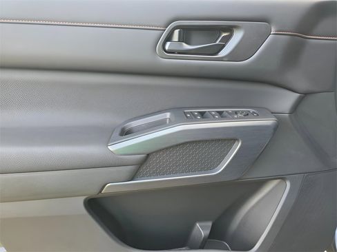 New 2025 Nissan Pathfinder Rock Creek image 20