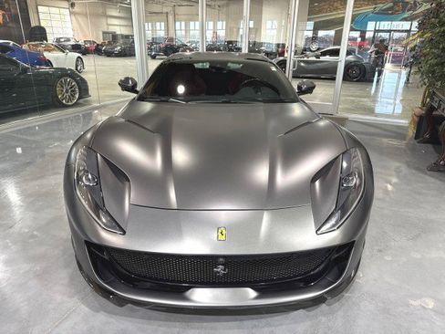 Used 2021 Ferrari 812 GTS image 8
