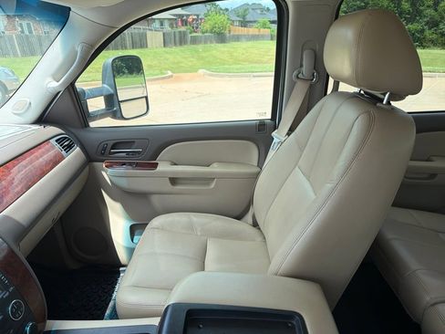 Used 2014 Chevrolet Silverado 2500 LTZ w/ LTZ Plus Package AWD/4WD image 19