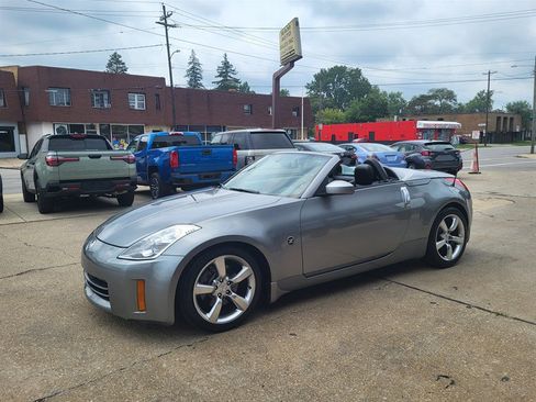 Used 2006 Nissan 350Z Touring RWD image 13