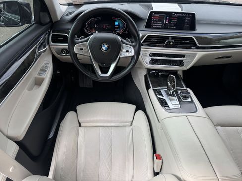 Used 2020 BMW 750i xDrive w/ Executive Package AWD/4WD image 25