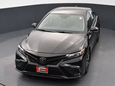 Used 2023 Toyota Camry SE w/ Cold Weather Package FWD image 26