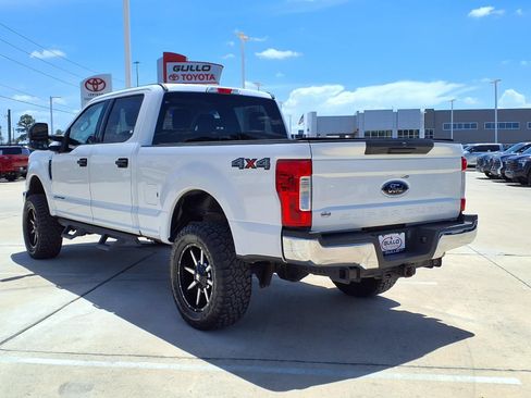Used 2019 Ford F250 XLT AWD/4WD image 2