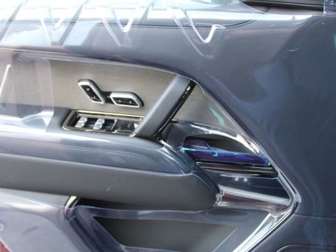 New 2026 Land Rover Range Rover SV image 17