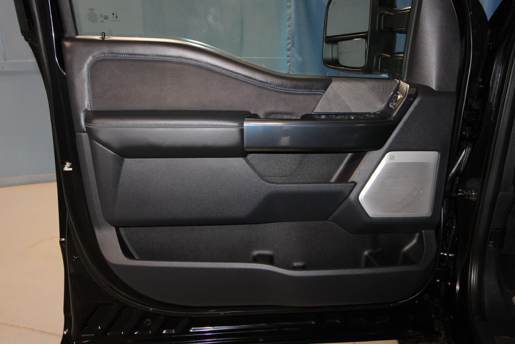 Used 2025 Ford F250 Platinum AWD/4WD image 5