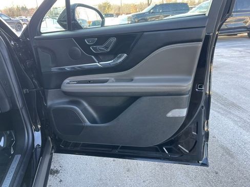 Used 2025 Lincoln Corsair Grand Touring image 23