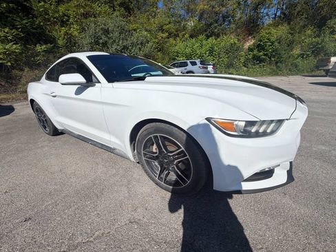 Used 2016 Ford Mustang Coupe RWD image 7