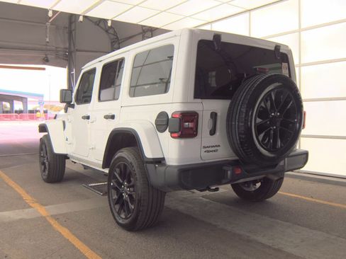 Used 2025 Jeep Wrangler Unlimited Sahara w/ Safety Group AWD/4WD image 18