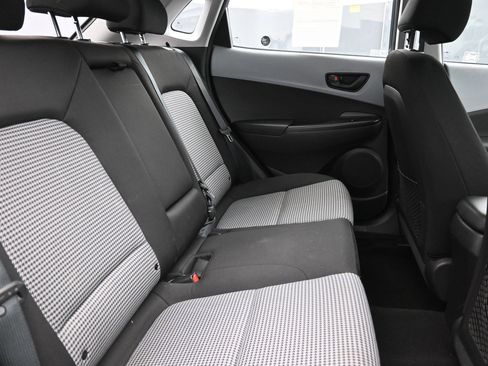 Used 2021 Hyundai Kona SE FWD image 25