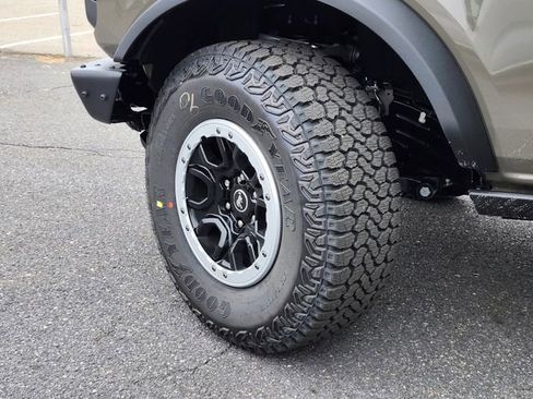 New 2025 Ford Bronco Badlands w/ Sasquatch Package image 32