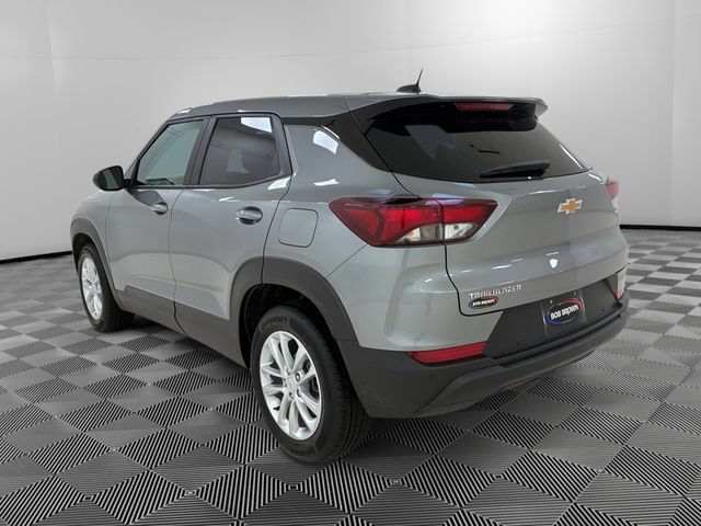 Used 2024 Chevrolet TrailBlazer LS w/ LS Convenience Package FWD image 3