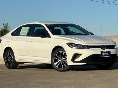 Certified 2025 Volkswagen Jetta Sport image 2