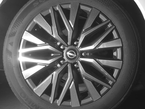 Used 2025 Nissan Altima 2.5 SV FWD image 15