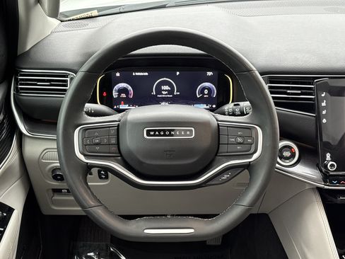Used 2023 Jeep Wagoneer 4WD w/ Premium Group I image 22