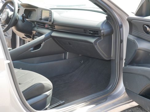 Certified 2025 Hyundai Elantra Sport FWD image 18