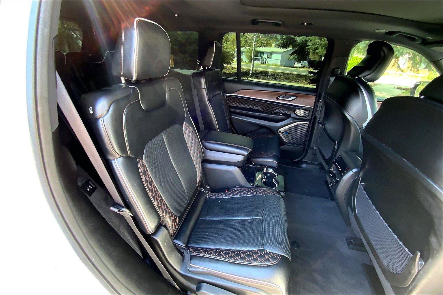 Certified 2024 Jeep Grand Cherokee L Summit w/ High Altitude Package AWD/4WD image 27