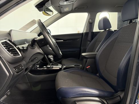 Certified 2025 Kia Seltos S AWD/4WD image 6