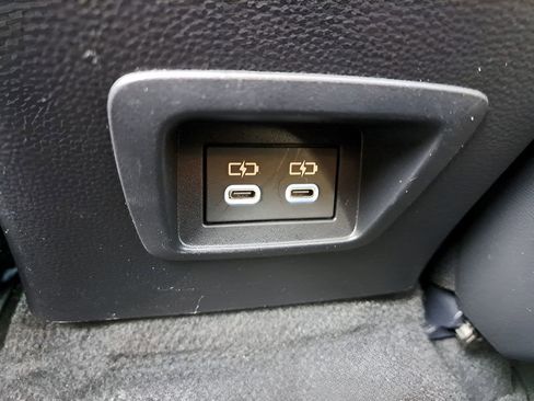 Certified 2025 Toyota Corolla Cross LE image 9