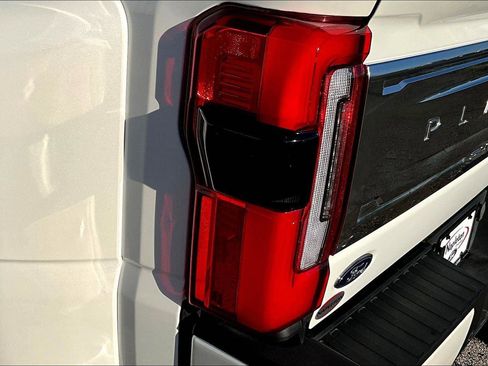 Used 2023 Ford F350 Platinum w/ FX4 Off-Road Package image 31