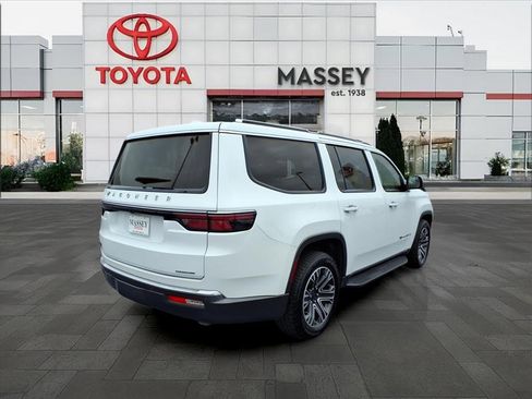 Used 2022 Jeep Wagoneer Series III image 4